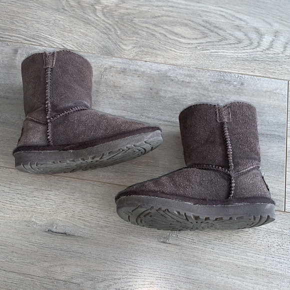 UGG Brown Boots Size 8 Kids - Picture 7 of 12